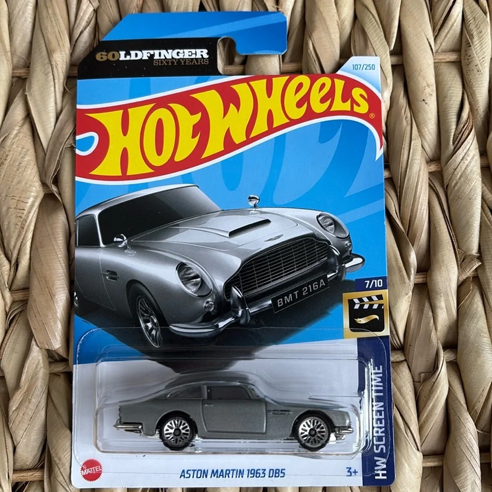 Hot Wheels Aston Martin 1963 DB5 60 Years Goldfinger James Bond Collectible Car